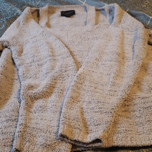 Top - Picture 1 of 2